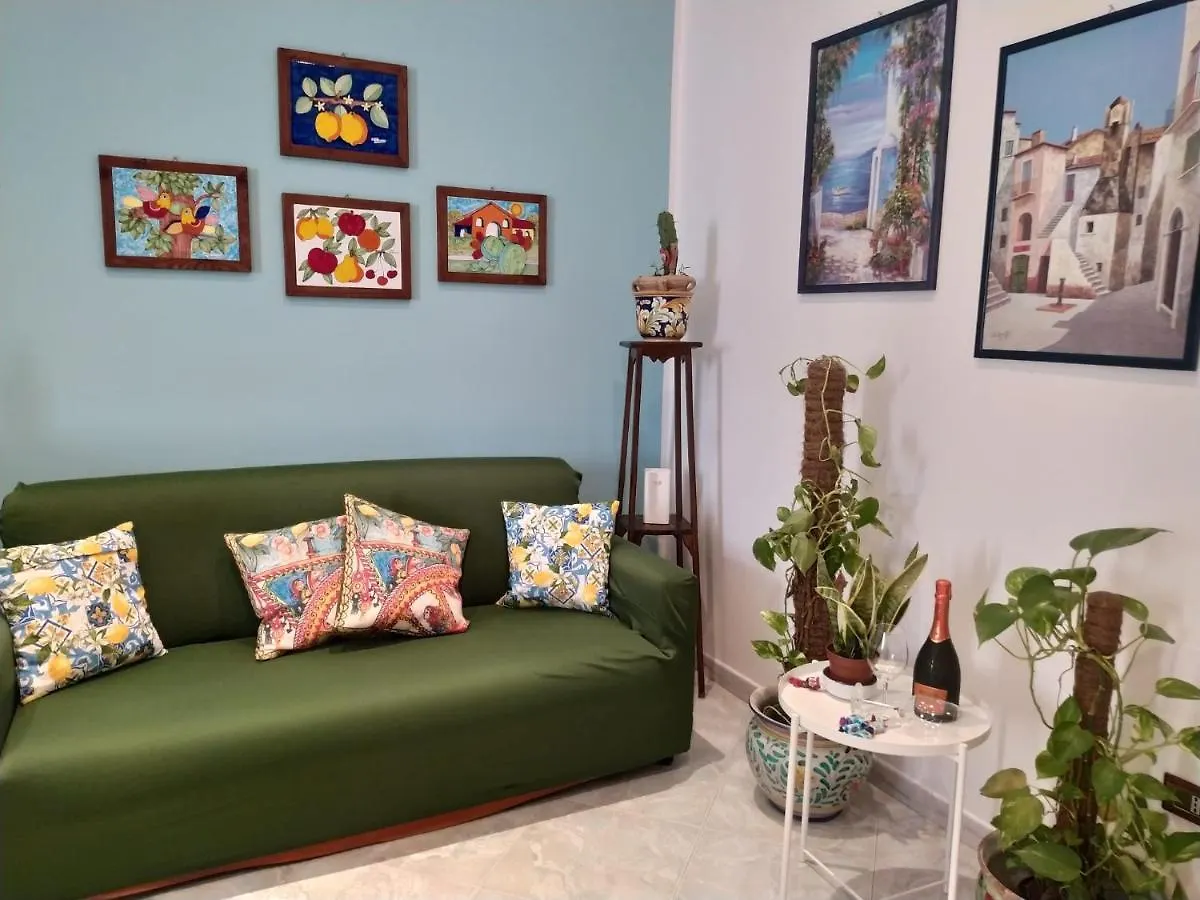 Biddizzi Apartamento Palermo 0*,